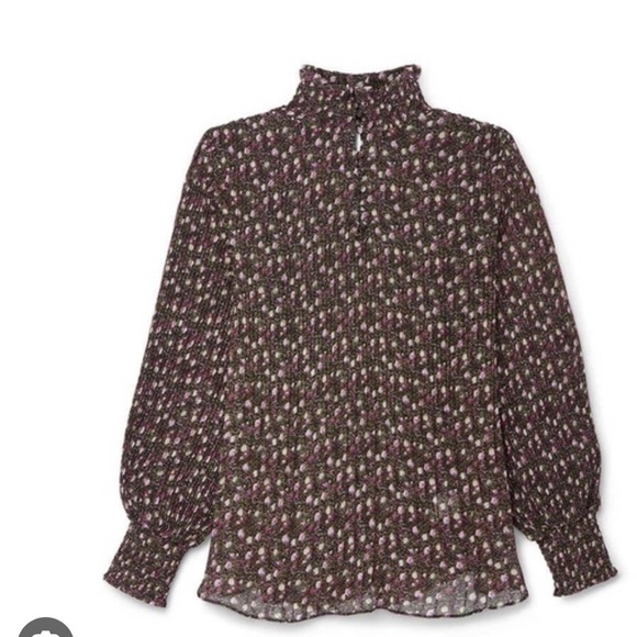 Cabi Knife Pleat Blouse (style 3952) - Picture 9 of 10